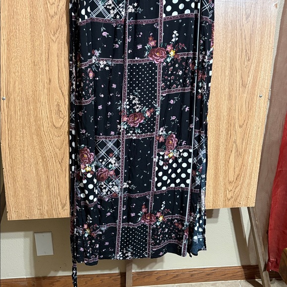 Torrid Black Floral Patchwork Maxi Dress - Picture 10 of 11